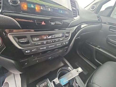 Used 2019 Honda Pilot Touring image 22