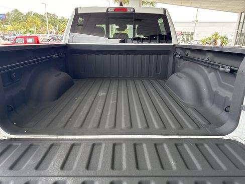 Used 2025 RAM 1500 Big Horn AWD/4WD image 4