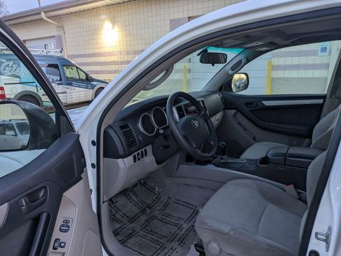 Used 2005 Toyota 4Runner SR5 image 8