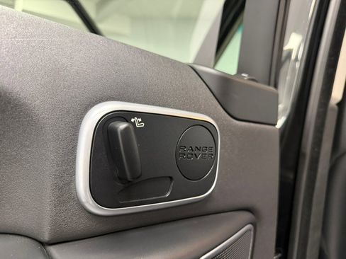 Used 2011 Land Rover Range Rover Supercharged image 45