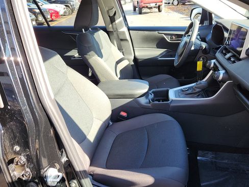 Certified 2025 Toyota RAV4 LE image 32