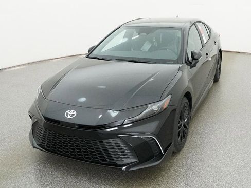 New 2026 Toyota Camry SE image 3