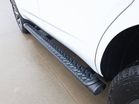 Used 2022 Chevrolet Tahoe Z71 w/ Luxury Package image 10