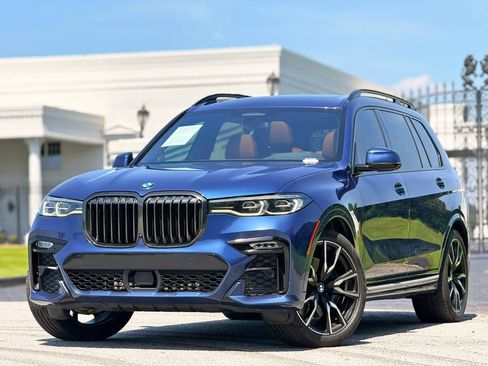 Used 2022 BMW X7 xDrive40i w/ M Sport Package AWD/4WD image 2