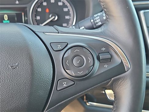 Used 2018 Buick Enclave Essence image 23