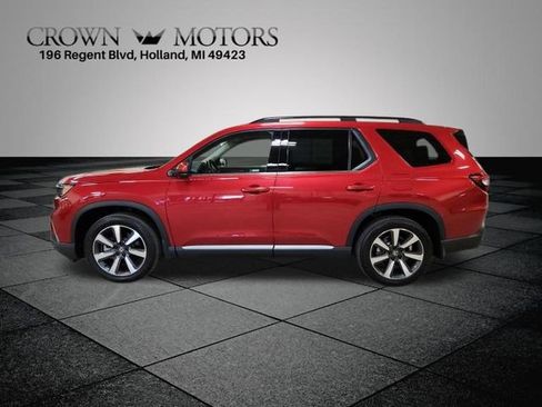 Certified 2025 Honda Pilot Touring image 6