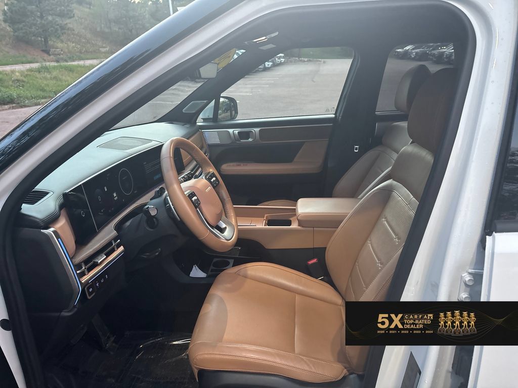 Certified 2025 Hyundai Santa Fe Limited AWD/4WD image 13
