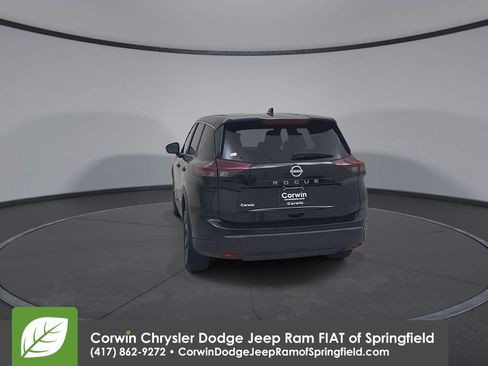 Used 2025 Nissan Rogue SV FWD image 12