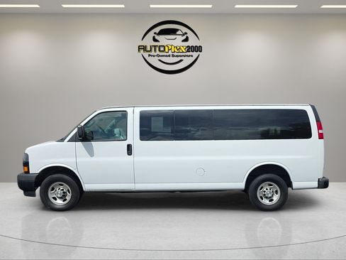 Used 2020 Chevrolet Express 3500 LS RWD image 4