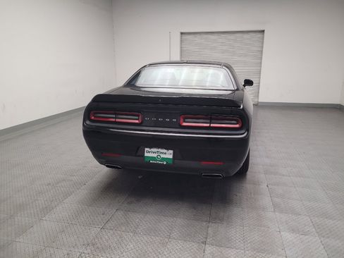 Used 2019 Dodge Challenger SXT RWD image 7