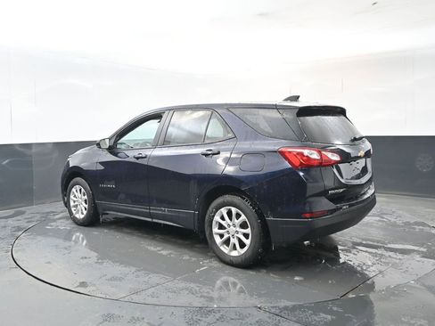 Used 2020 Chevrolet Equinox LS w/ LS Convenience Package image 3