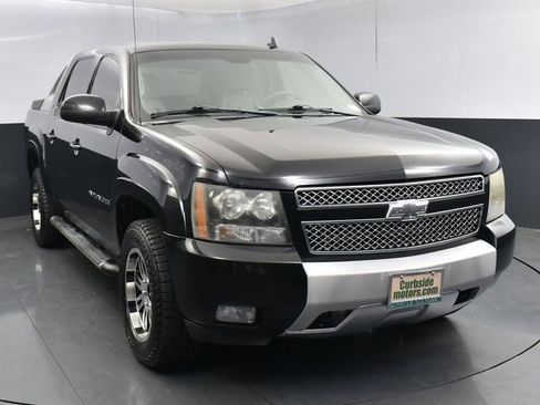 Used 2009 Chevrolet Avalanche LT w/ Suspension Package, Off-Road AWD/4WD image 1