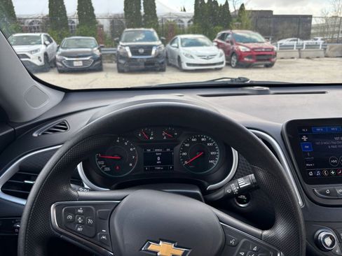 Used 2024 Chevrolet Malibu LT image 35