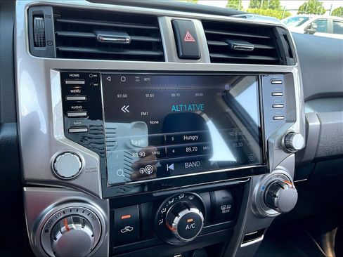 Used 2019 Toyota 4Runner SR5 AWD/4WD image 39