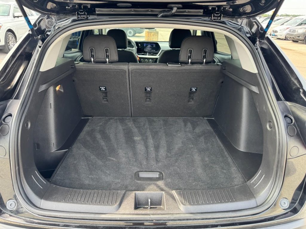 Used 2025 Chevrolet Trax LS w/ LS Convenience Package FWD image 6