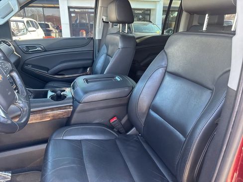 Used 2019 Chevrolet Suburban LT image 15
