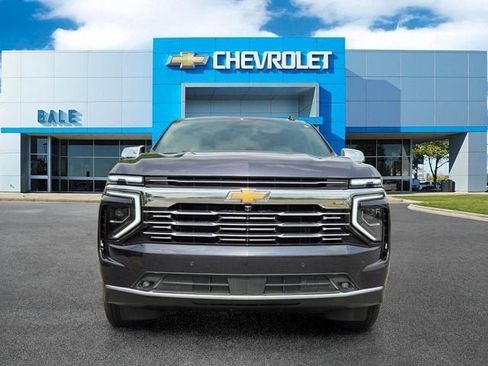 Used 2025 Chevrolet Suburban Premier AWD/4WD image 8