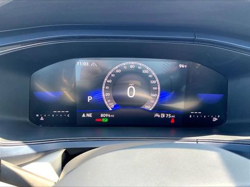Used 2023 Volkswagen Taos SE w/ Panoramic Sunroof Package AWD/4WD image 24