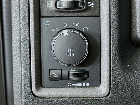 Used 2017 RAM 1500 Express w/ Express Value Package image 16