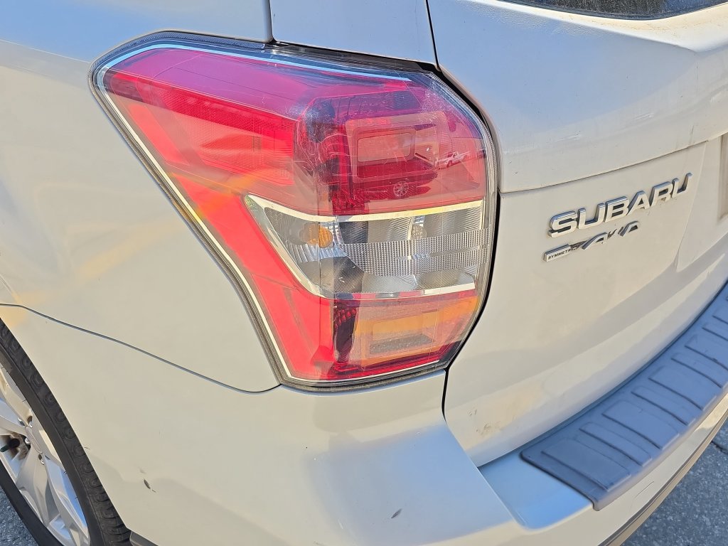 Used 2015 Subaru Forester 2.5i Premium w/ All-Weather Package AWD/4WD image 14