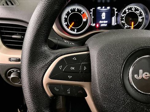 Used 2016 Jeep Cherokee Sport AWD/4WD image 17