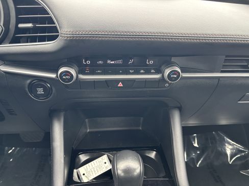 Used 2024 MAZDA MAZDA3 s FWD image 19
