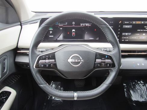 Used 2023 Nissan Ariya FWD image 30