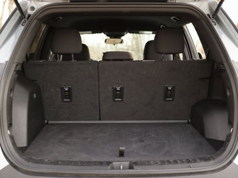 Used 2025 GMC Terrain Elevation image 26