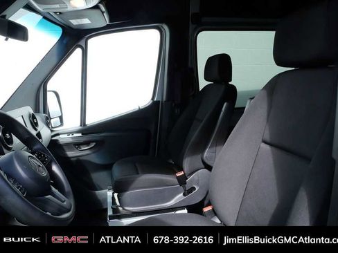 Used 2024 Mercedes-Benz Sprinter 2500 image 6