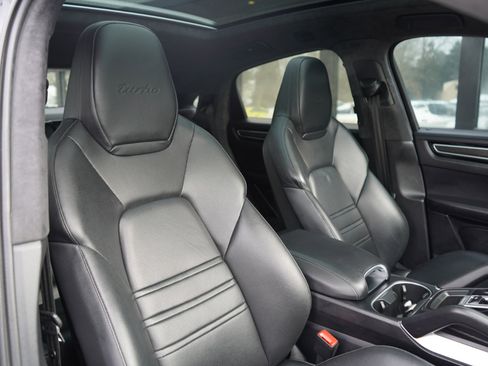 Used 2021 Porsche Cayenne Turbo image 74