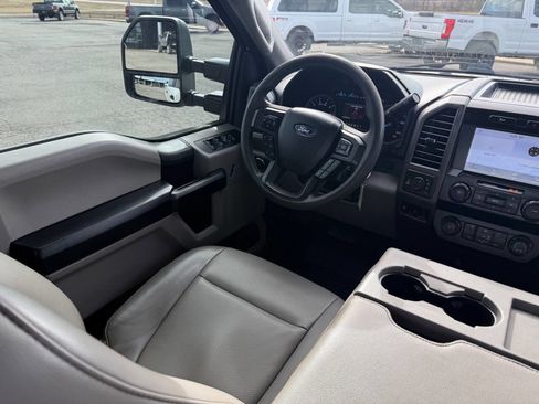 Used 2020 Ford F250 XL w/ Power Equipment Group image 31
