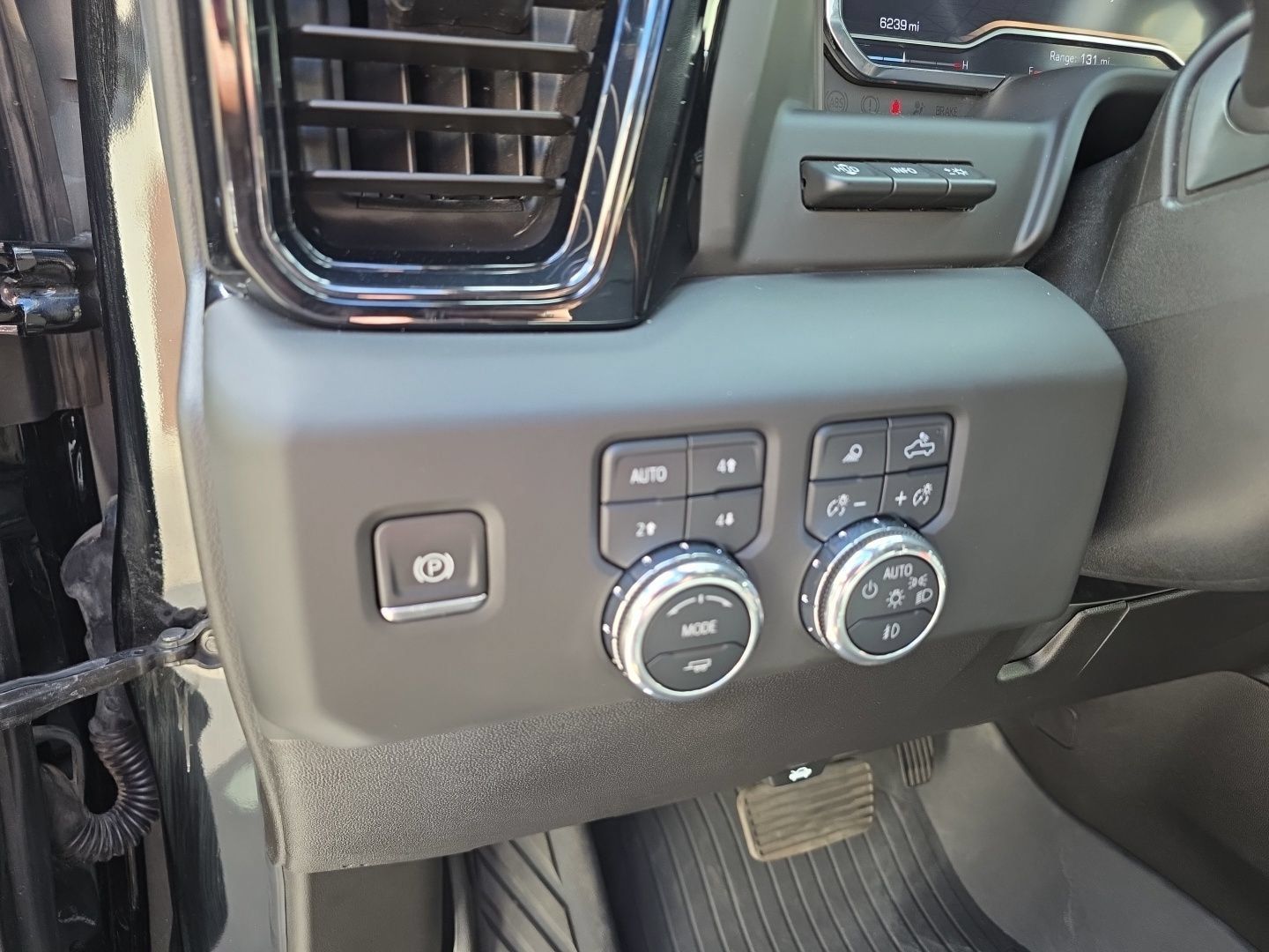 Used 2025 GMC Sierra 2500 AT4X w/ AT4X AEV Edition AWD/4WD image 9