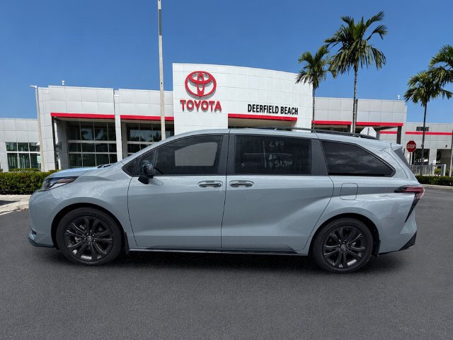 Used 2026 Toyota Sienna XSE FWD image 4