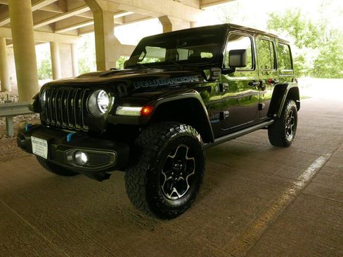 Used 2021 Jeep Wrangler Unlimited Rubicon 4xe w/ Cold Weather Group AWD/4WD image 33