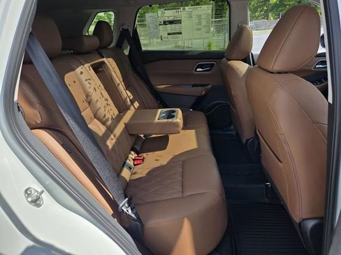 New 2026 Nissan Rogue Platinum AWD/4WD image 12