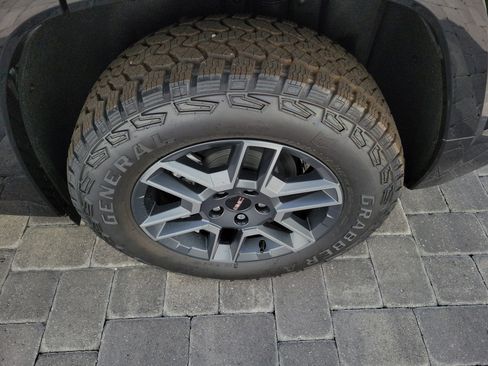 New 2026 GMC Terrain AT4 w/ Convenience Package III AWD/4WD image 11