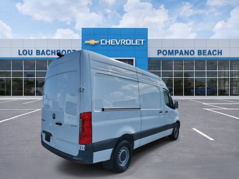 Used 2025 Mercedes-Benz Sprinter 2500 image 3
