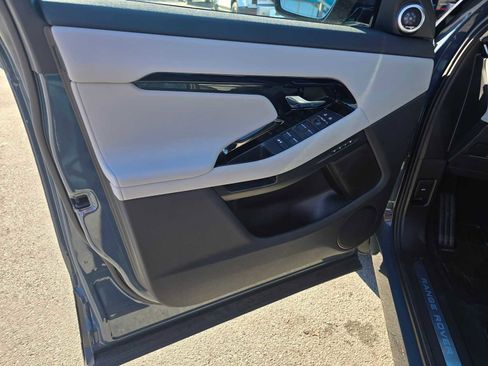 Certified 2025 Land Rover Range Rover Evoque Dynamic SE image 23