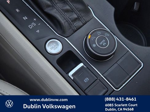 Used 2018 Volkswagen Atlas SE image 19