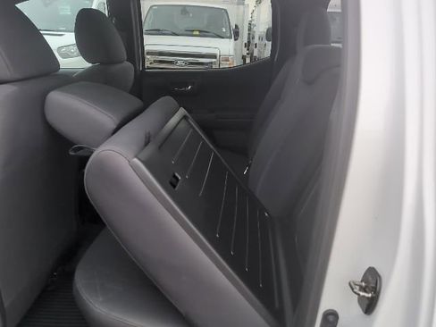 Used 2016 Toyota Tacoma TRD Off-Road image 30