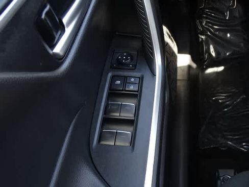 Used 2025 Toyota RAV4 XLE w/ Convenience Package FWD image 38