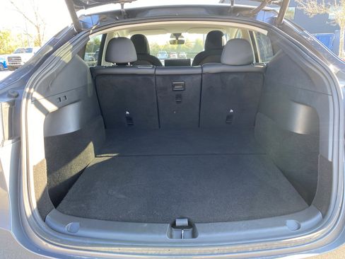 Used 2022 Tesla Model Y Long Range image 36