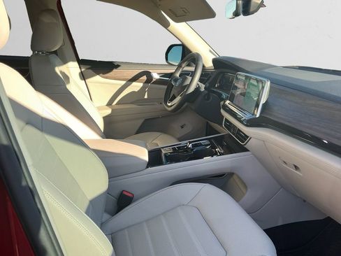 Used 2025 Volkswagen Atlas SEL image 15