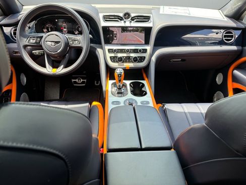 Used 2024 Bentley Bentayga image 4