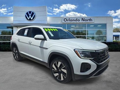 Used 2025 Volkswagen Atlas Cross Sport SE FWD image 1