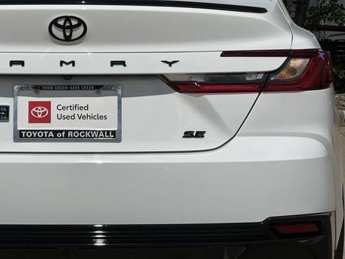 Used 2026 Toyota Camry Hybrid w/ Convenience Package FWD image 6