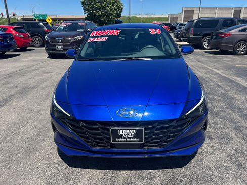Used 2023 Hyundai Elantra SEL w/ Convenience Package FWD image 2