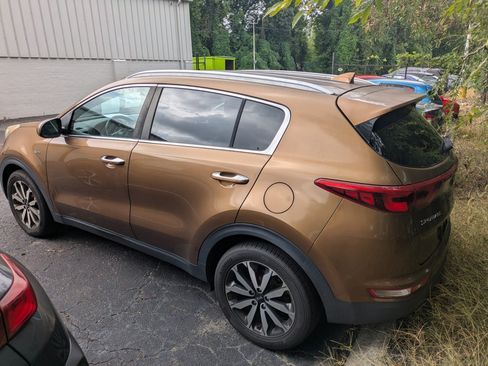 Used 2017 Kia Sportage EX AWD/4WD image 4