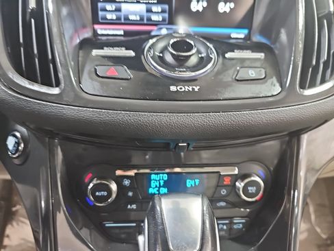 Used 2014 Ford Escape Titanium w/ Equipment Group 401A FWD image 28