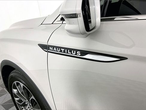 Used 2021 Lincoln Nautilus Reserve w/ Equipment Group 201A image 23